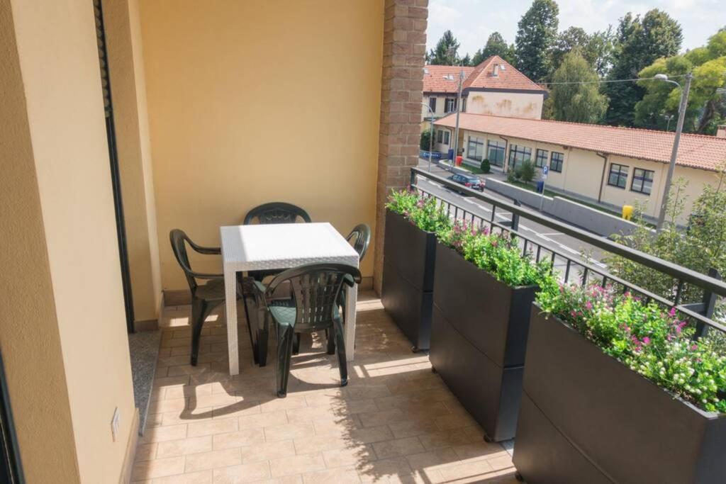 Apartment Victoria, Cozy Studio Flat Near Leonardo Academy Sesto Calende Luaran gambar