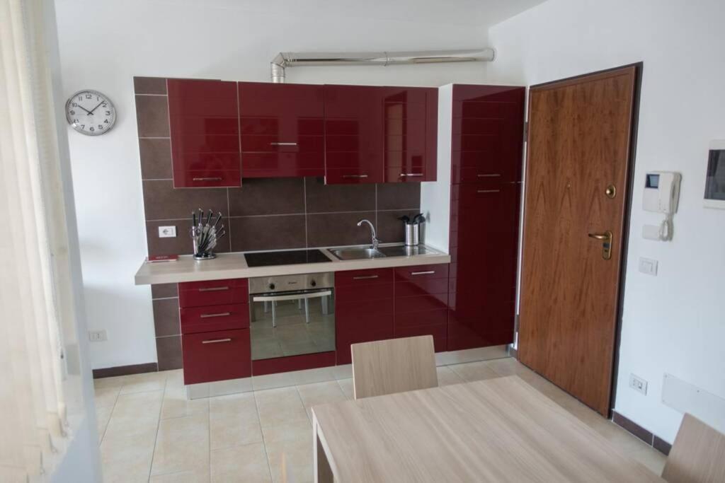 Apartment Victoria, Cozy Studio Flat Near Leonardo Academy Sesto Calende Luaran gambar