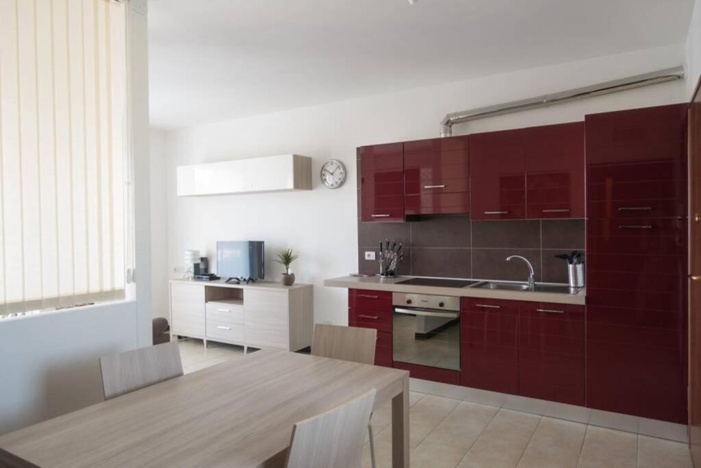 Apartment Victoria, Cozy Studio Flat Near Leonardo Academy Sesto Calende Luaran gambar