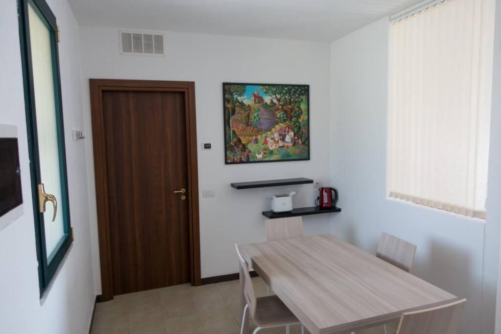 Apartment Victoria, Cozy Studio Flat Near Leonardo Academy Sesto Calende Luaran gambar
